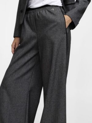 Pantaloni a gamba larga e vita media